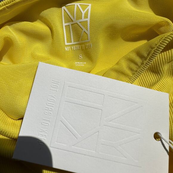 Not Yours to Keep Yellow Crop Top SMALL Swank Mockneck Bodycon Designer $148 NEW - Picture 7 of 7